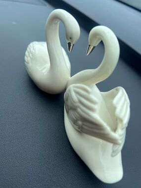 Lenox forever yours swan
